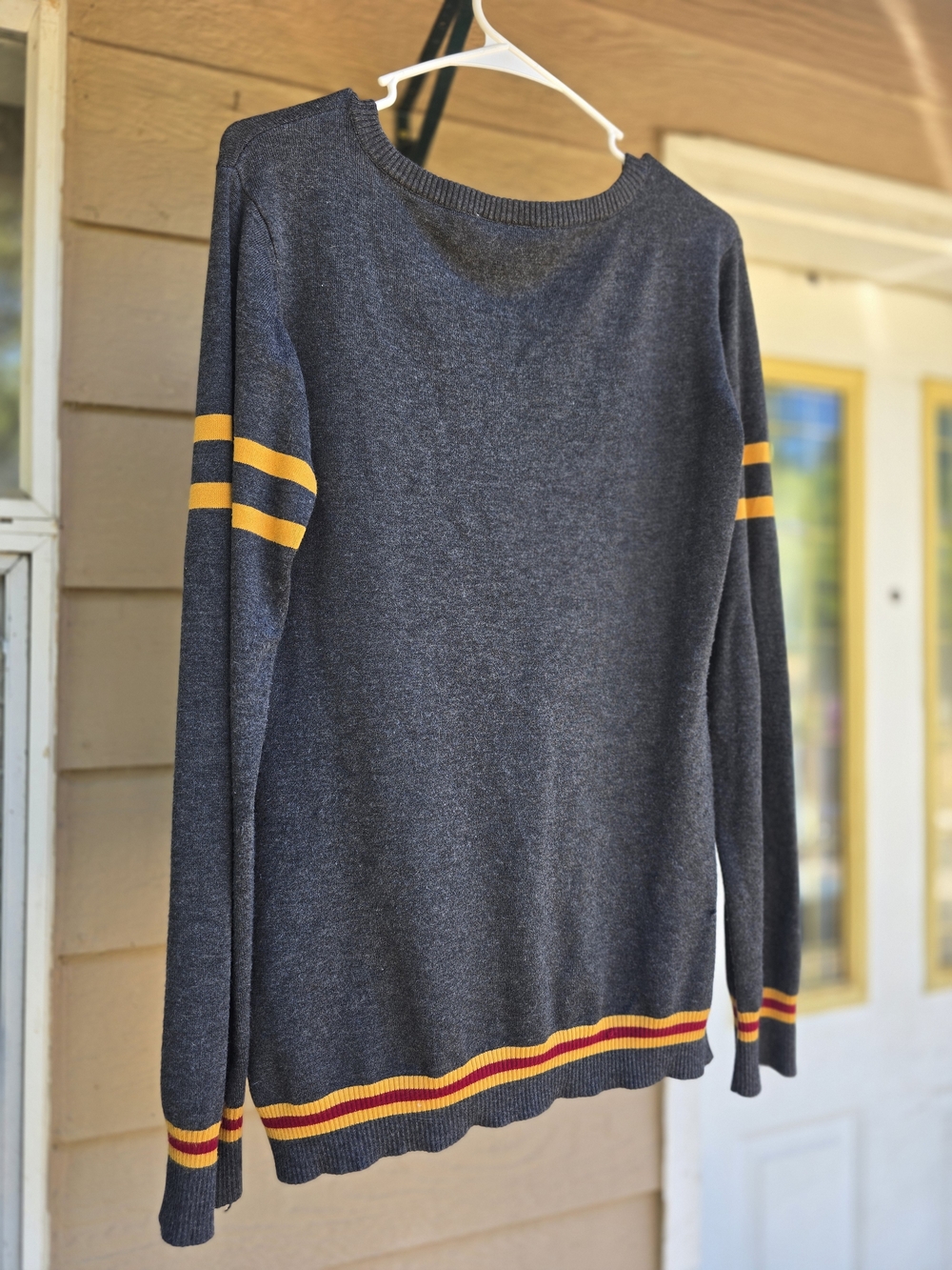 Women's Harry Potter Dark Charcoal Gryffindor Crest Cardigan - Large - Picture 2 of 6